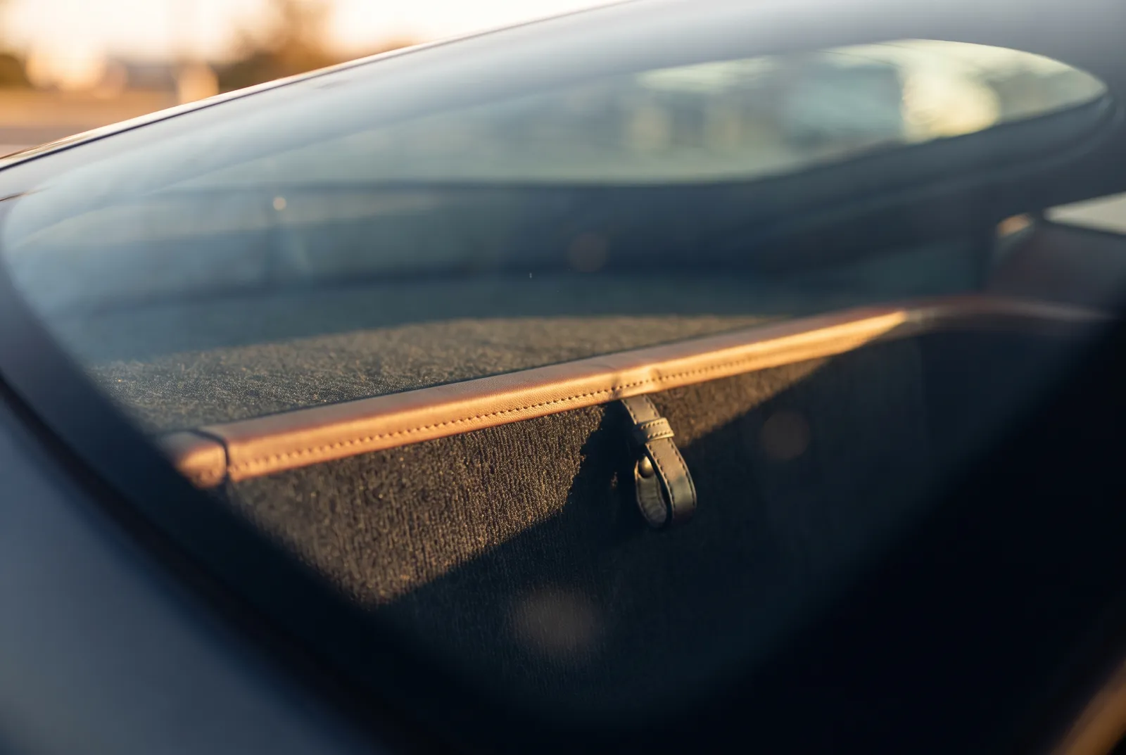 Detail van een McLaren Grand tourer